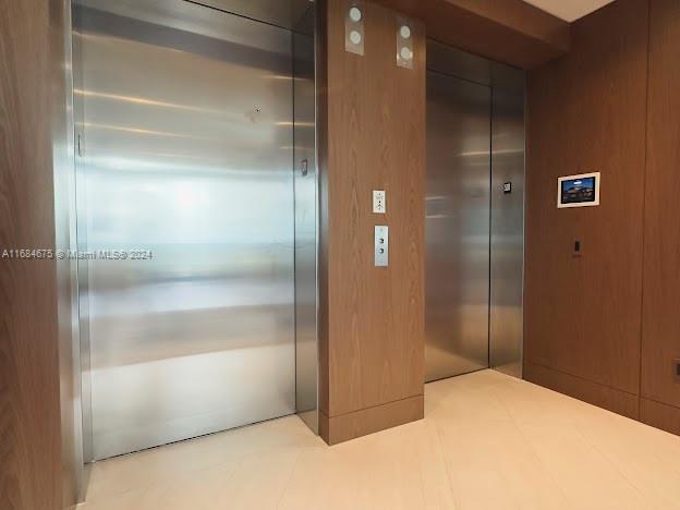 18555 COLLINS AVENUE COND - Residential Lease