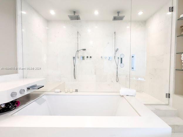 18555 COLLINS AVENUE COND - Residential Lease