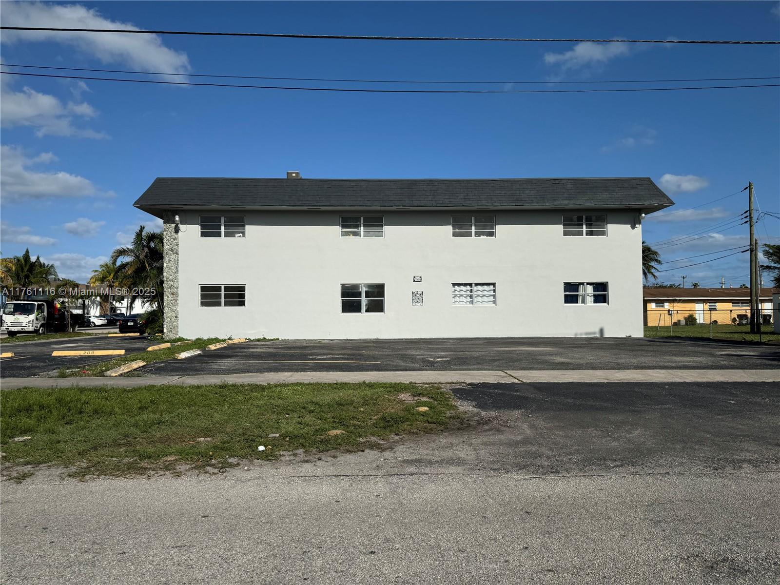 Rental Property at 300 Ne 1st Ct 205, Hallandale Beach, Broward County, Florida - Bedrooms: 1 
Bathrooms: 1  - $1,700 MO.