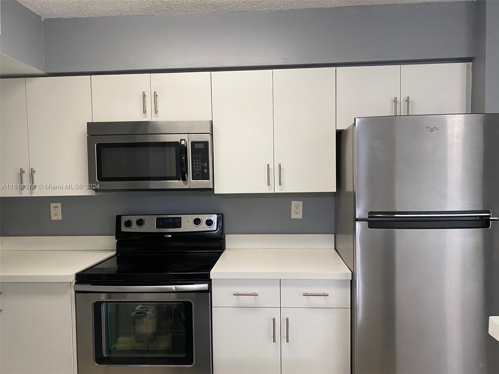 KENDALL LAKE TOWERS CONDO - Residential Lease