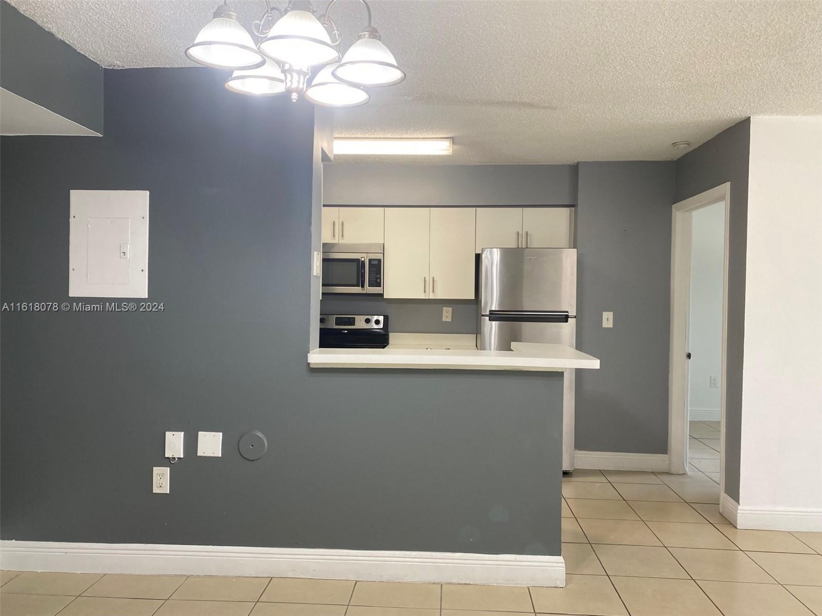 KENDALL LAKE TOWERS CONDO - Residential Lease