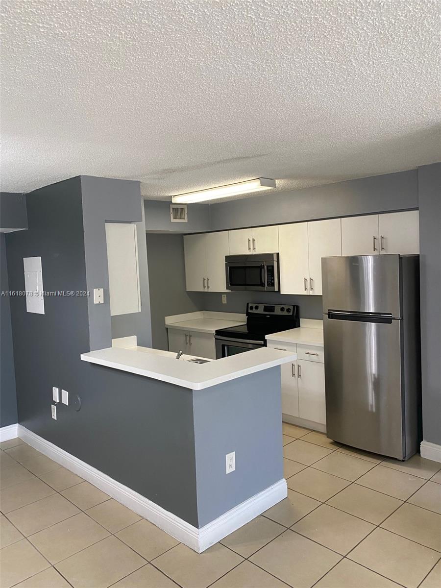 KENDALL LAKE TOWERS CONDO - Residential Lease