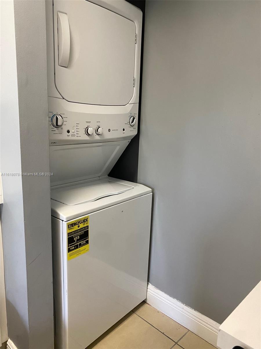 KENDALL LAKE TOWERS CONDO - Residential Lease