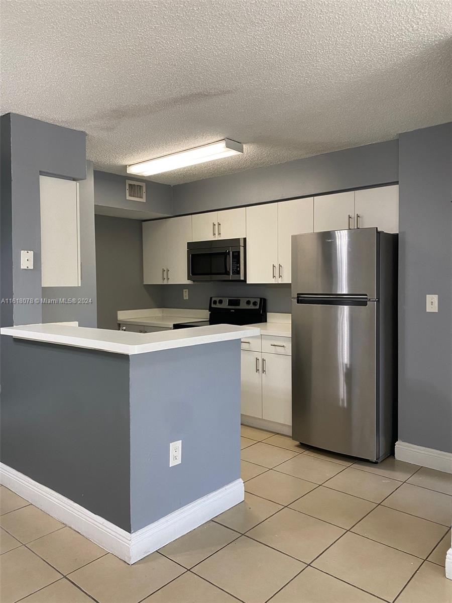 KENDALL LAKE TOWERS CONDO - Residential Lease