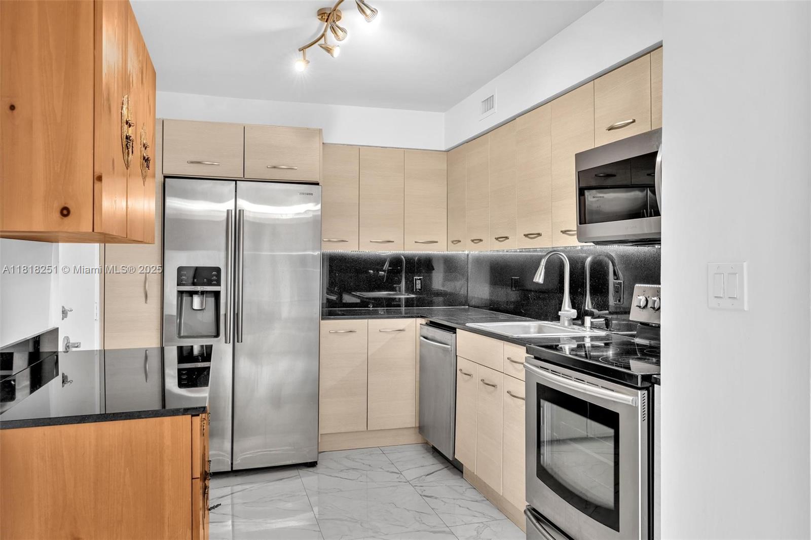 AQUASOL CONDO - Residential