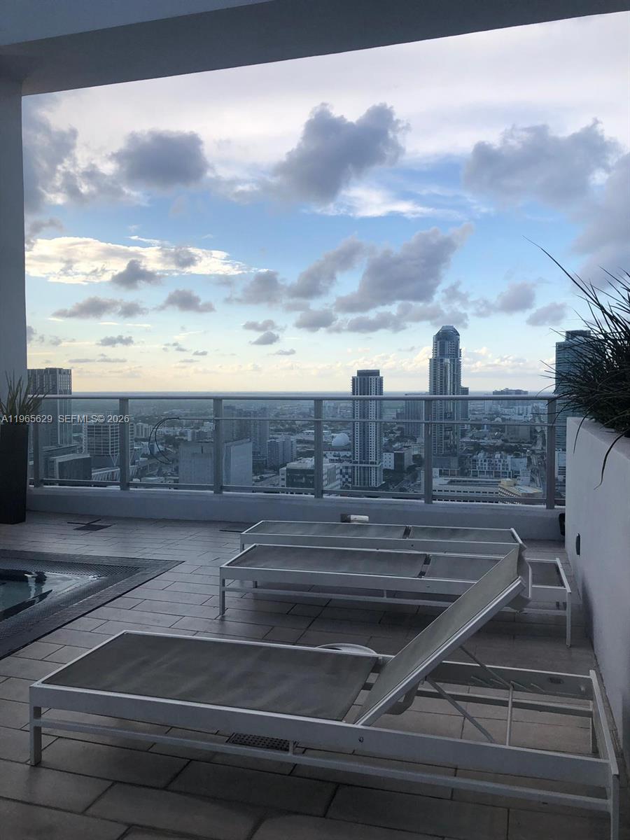 CENTRO CONDO - Residential