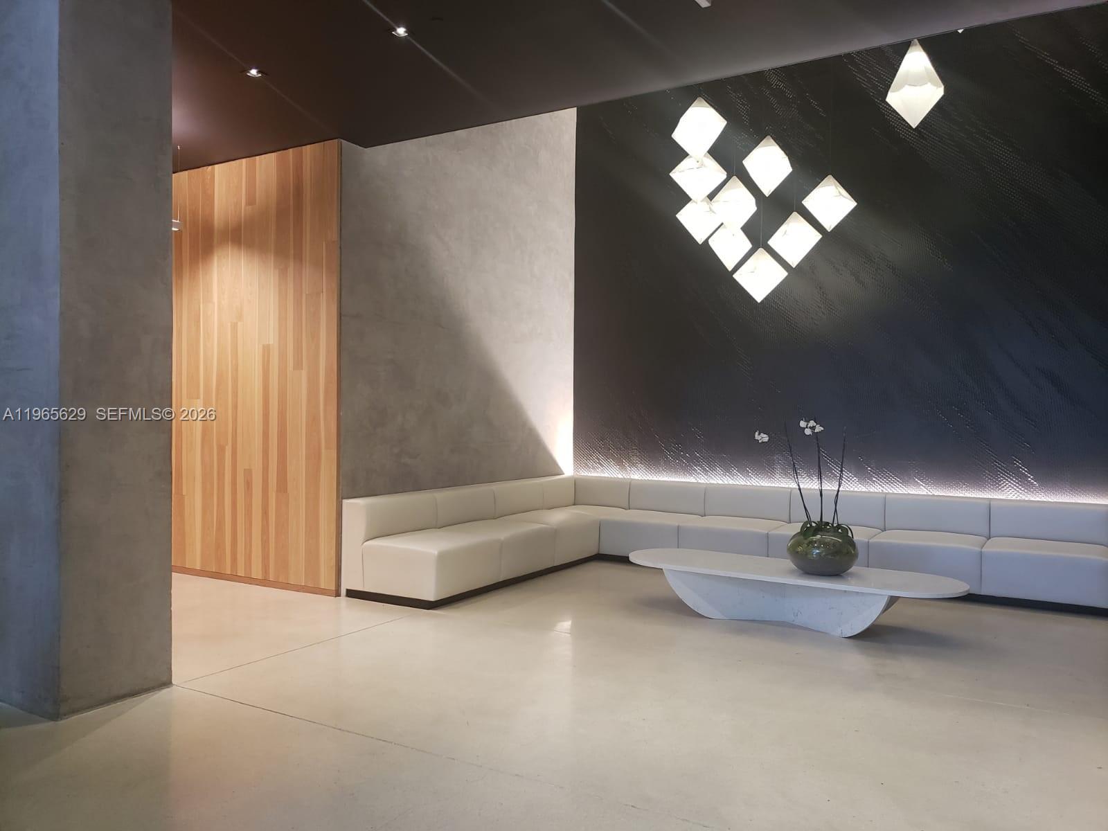 CENTRO CONDO - Residential