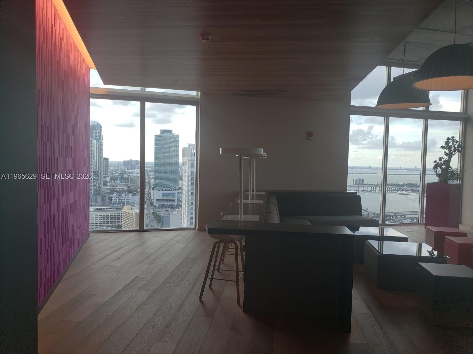 CENTRO CONDO - Residential