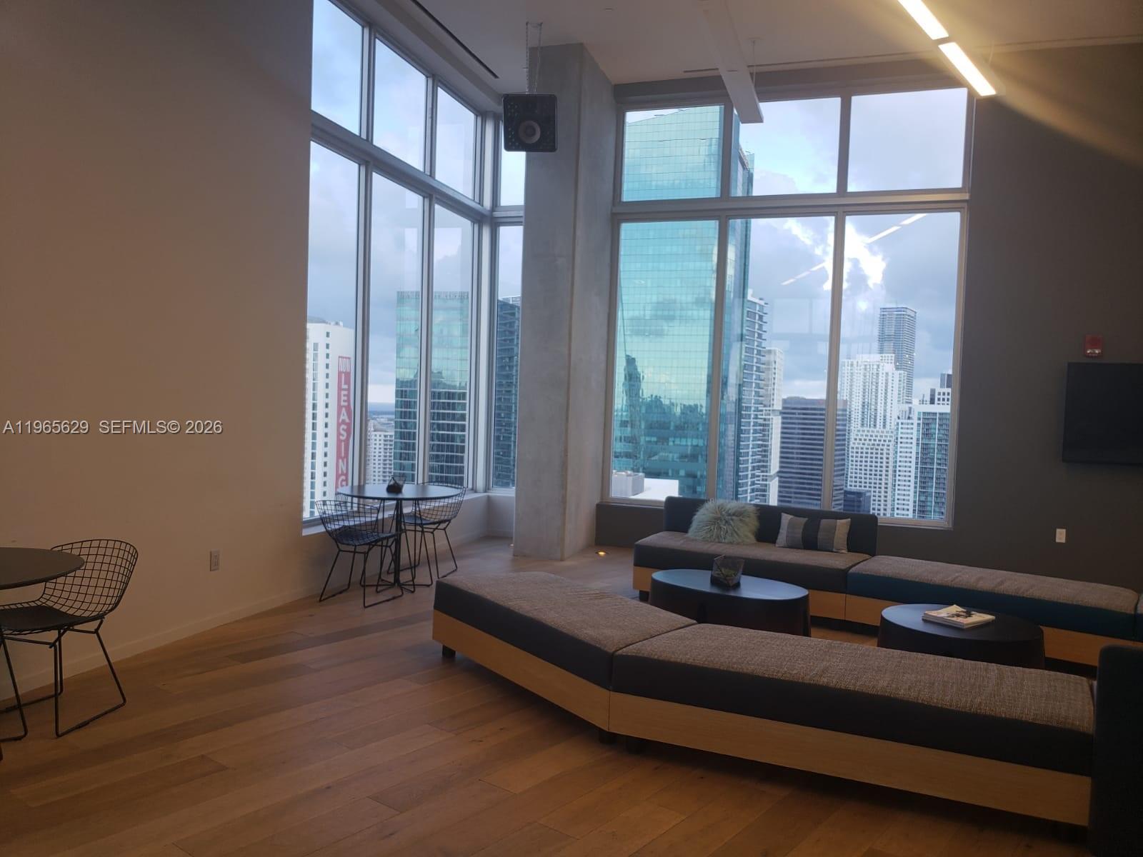 CENTRO CONDO - Residential