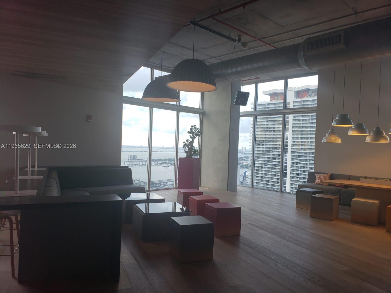 CENTRO CONDO - Residential