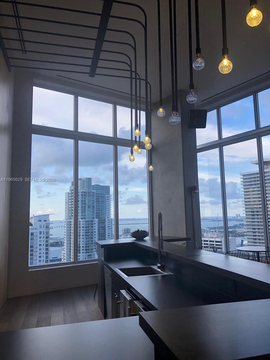 CENTRO CONDO - Residential