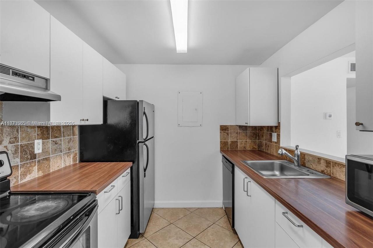 CORAL WAY GARDENS CONDO - Residential Lease