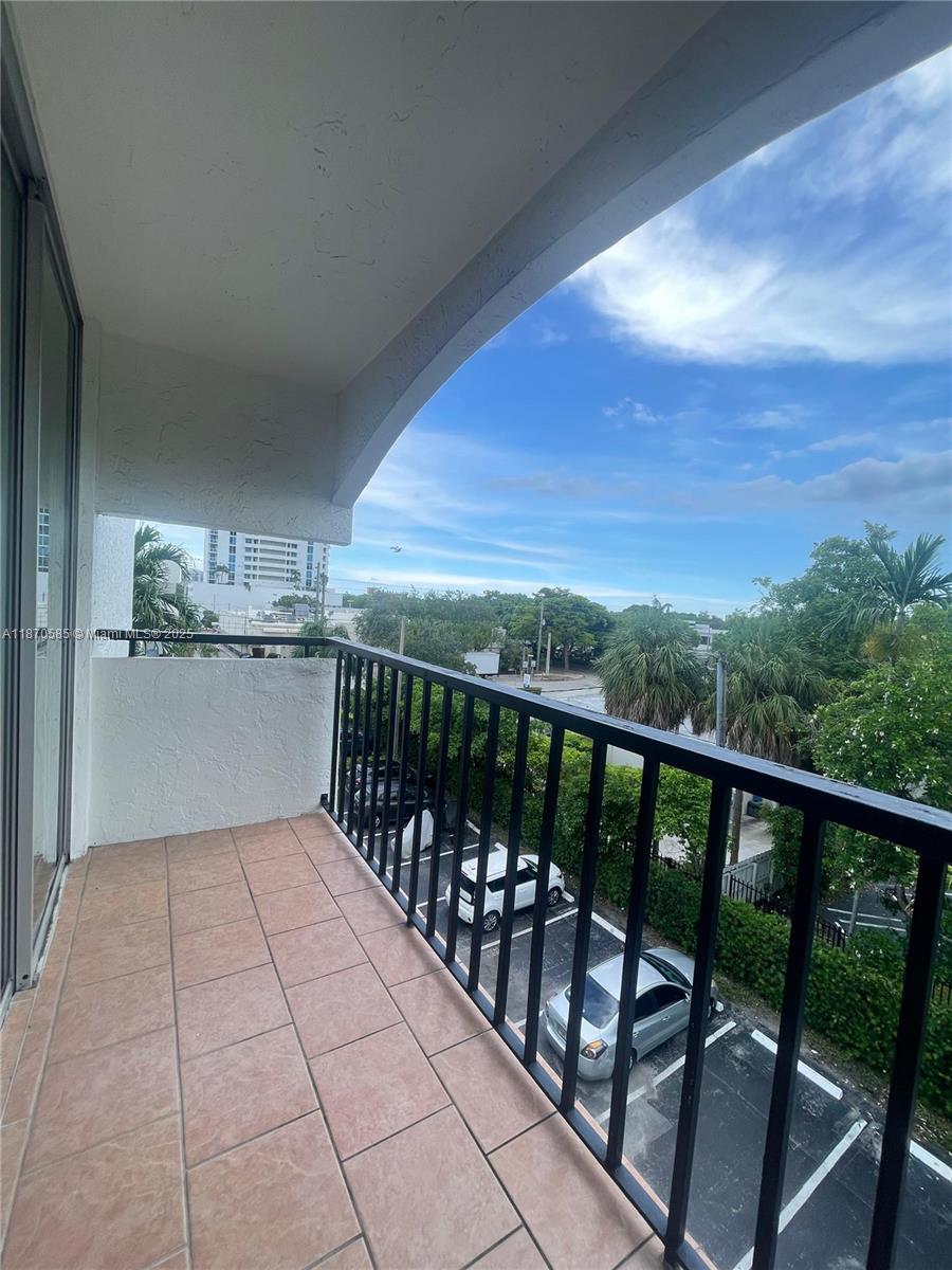 CORAL WAY GARDENS CONDO - Residential Lease