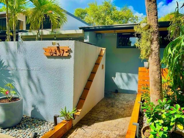 MIAMI LAKES WINDMILL GATE - Residential