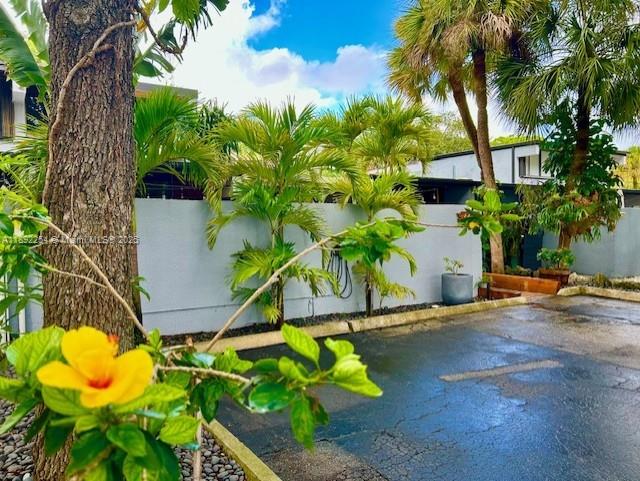 MIAMI LAKES WINDMILL GATE - Residential