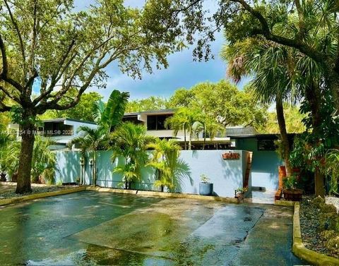 6437 Lemon Tree Ln Miami Lakes FL 33014