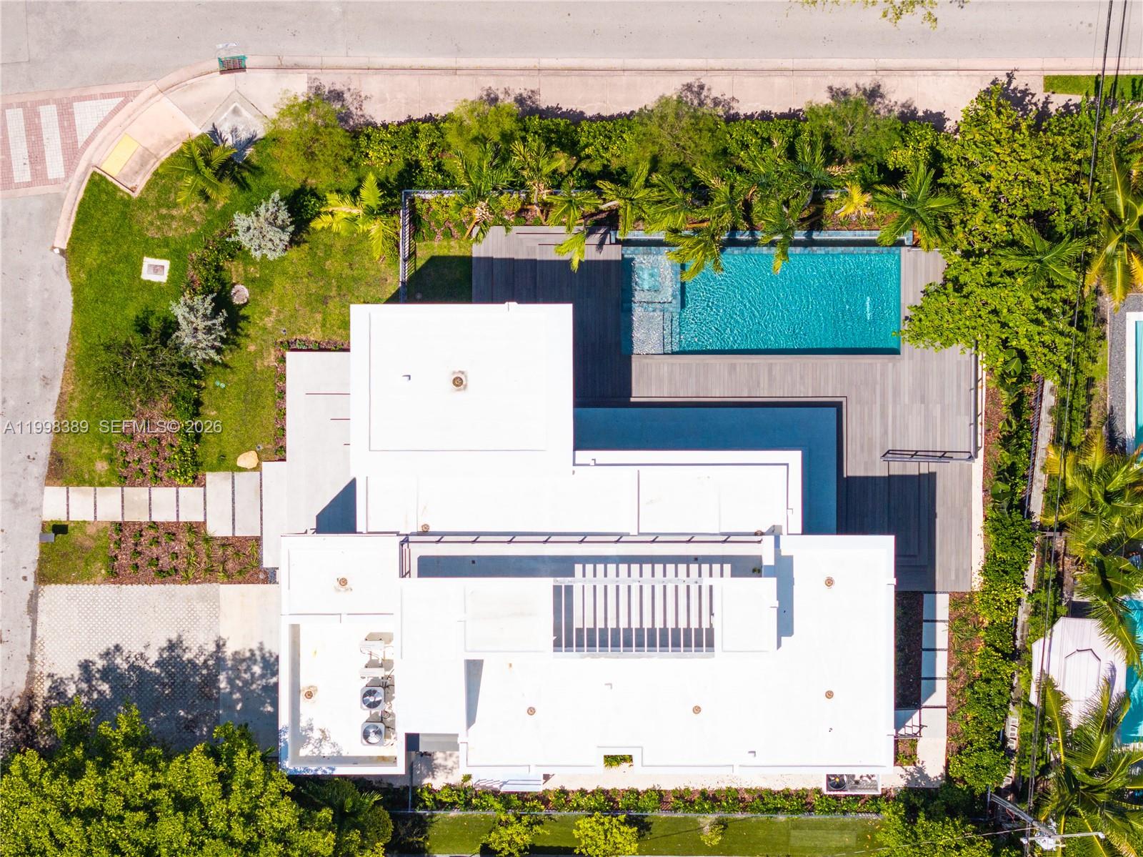 TROPICAL ISLE HOMES SUB - Residential