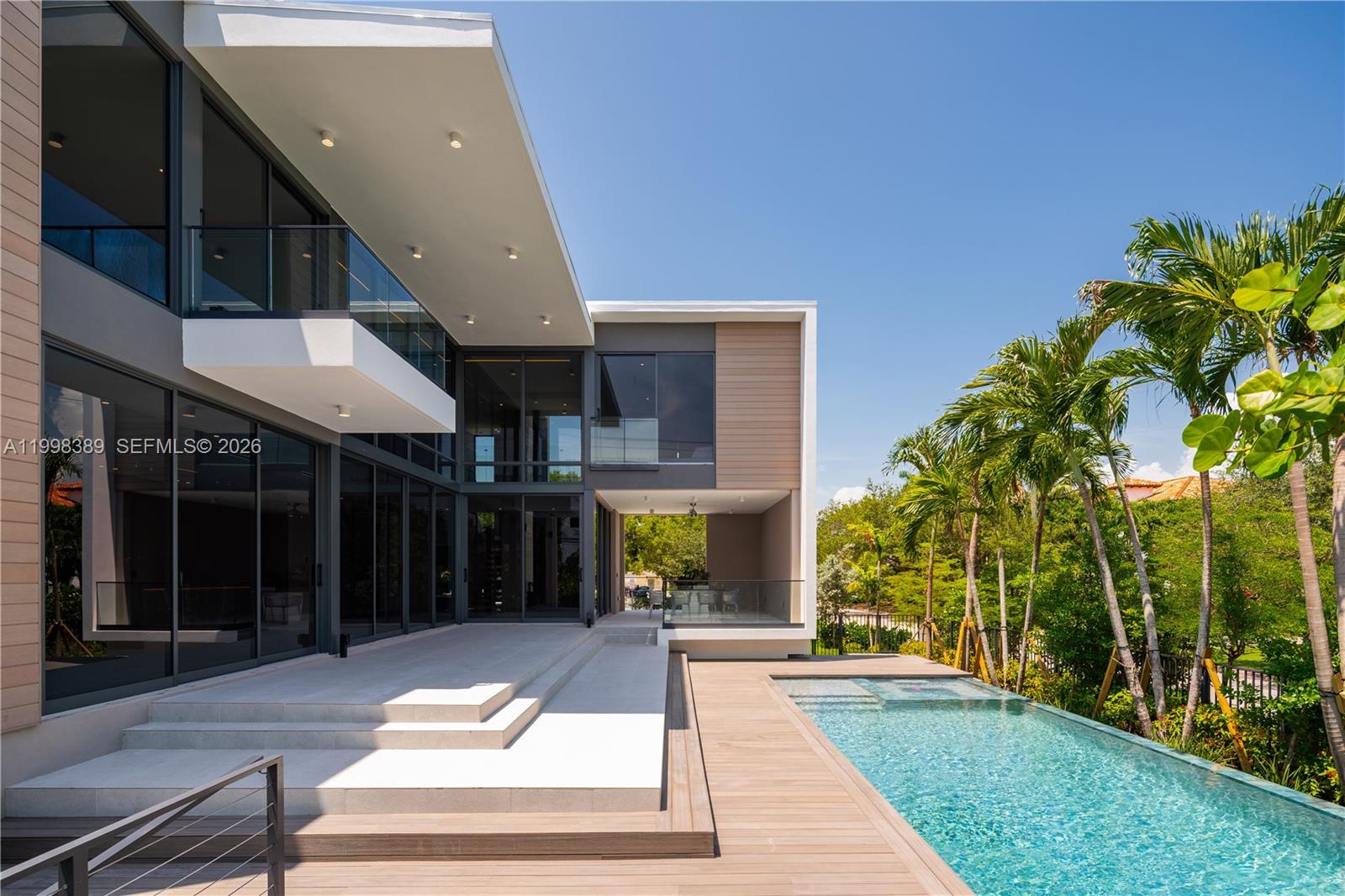 TROPICAL ISLE HOMES SUB - Residential