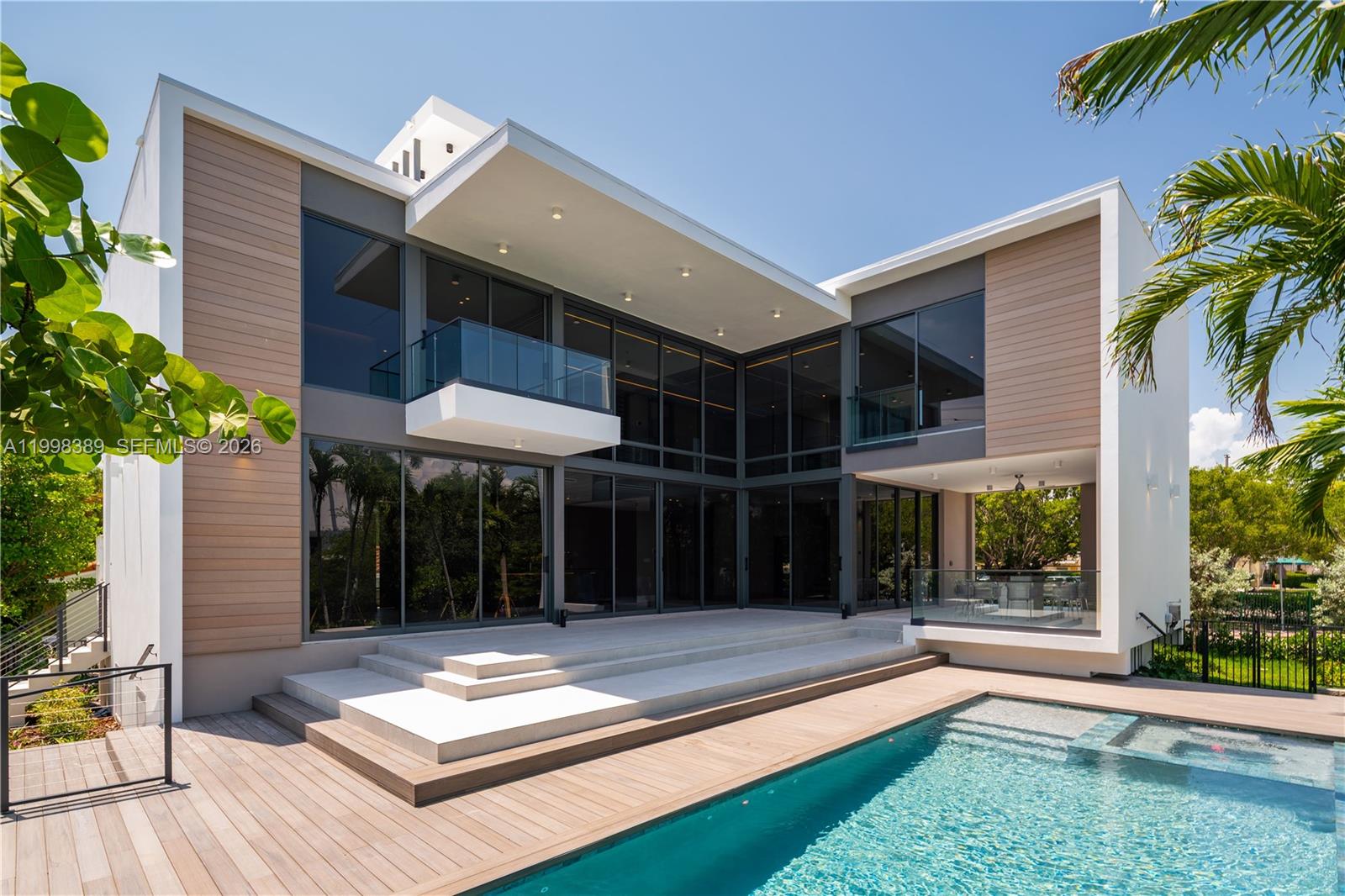 TROPICAL ISLE HOMES SUB - Residential