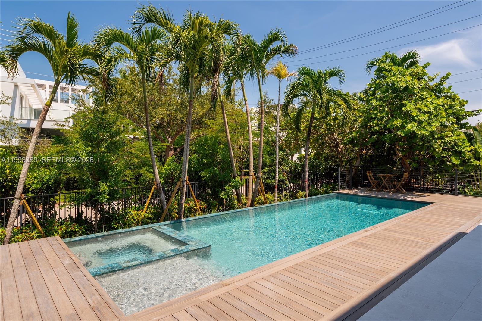 TROPICAL ISLE HOMES SUB - Residential