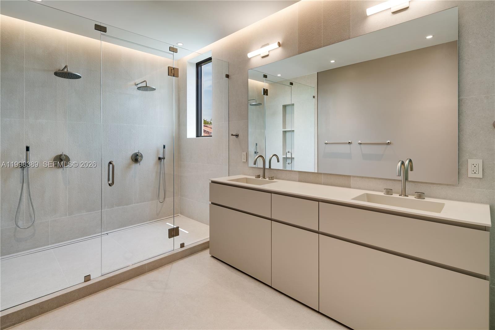 TROPICAL ISLE HOMES SUB - Residential