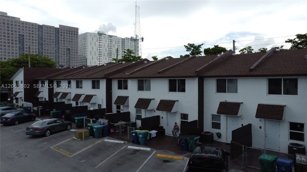 401 SW 109TH AVE APT 23, MIAMI, FL 33174 - Image d0425c7caaefabc2e29ebaf85cb849a9/45333179