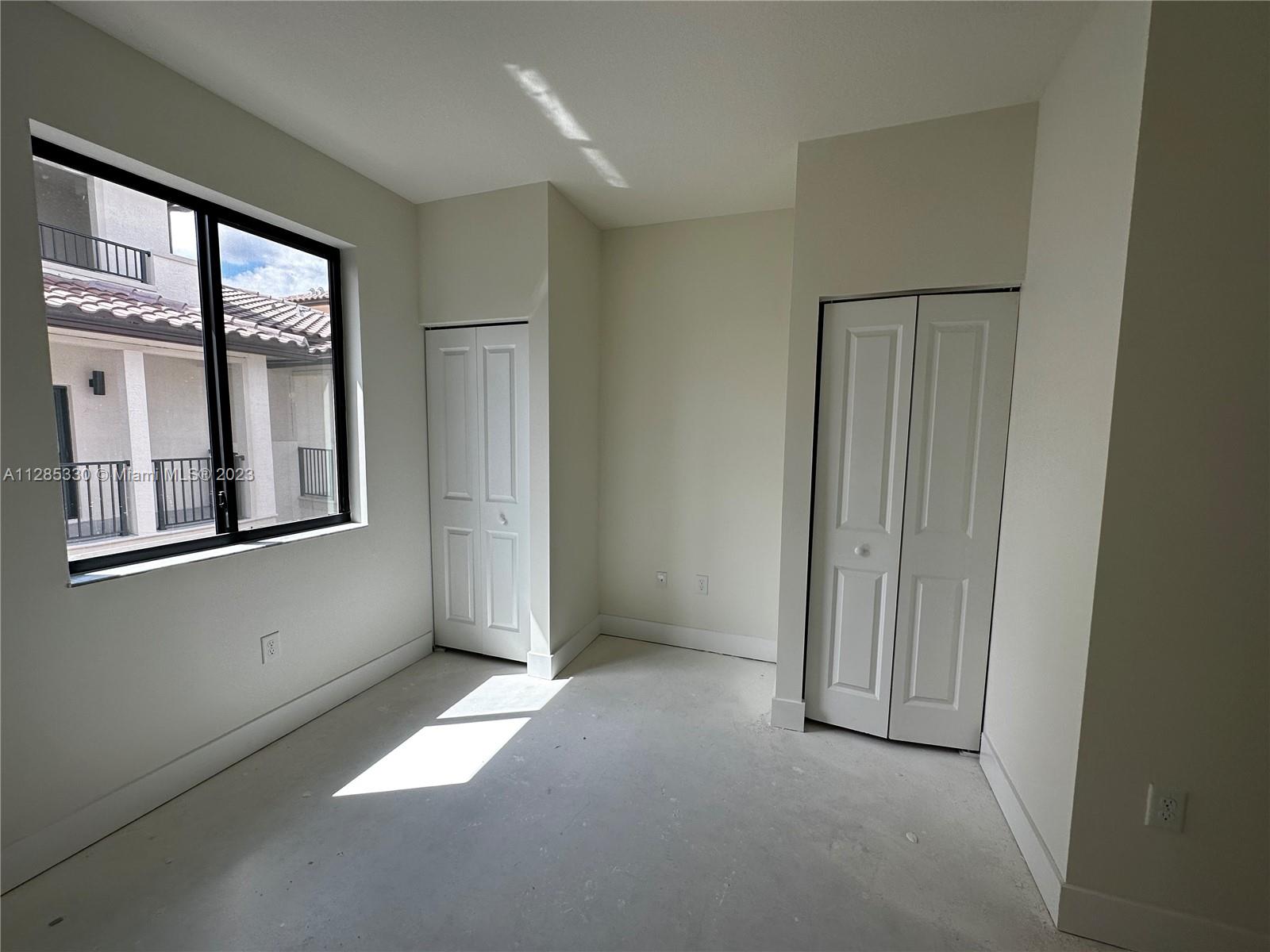 DOWNTOWN DORAL SOUTH PHAS - Residential