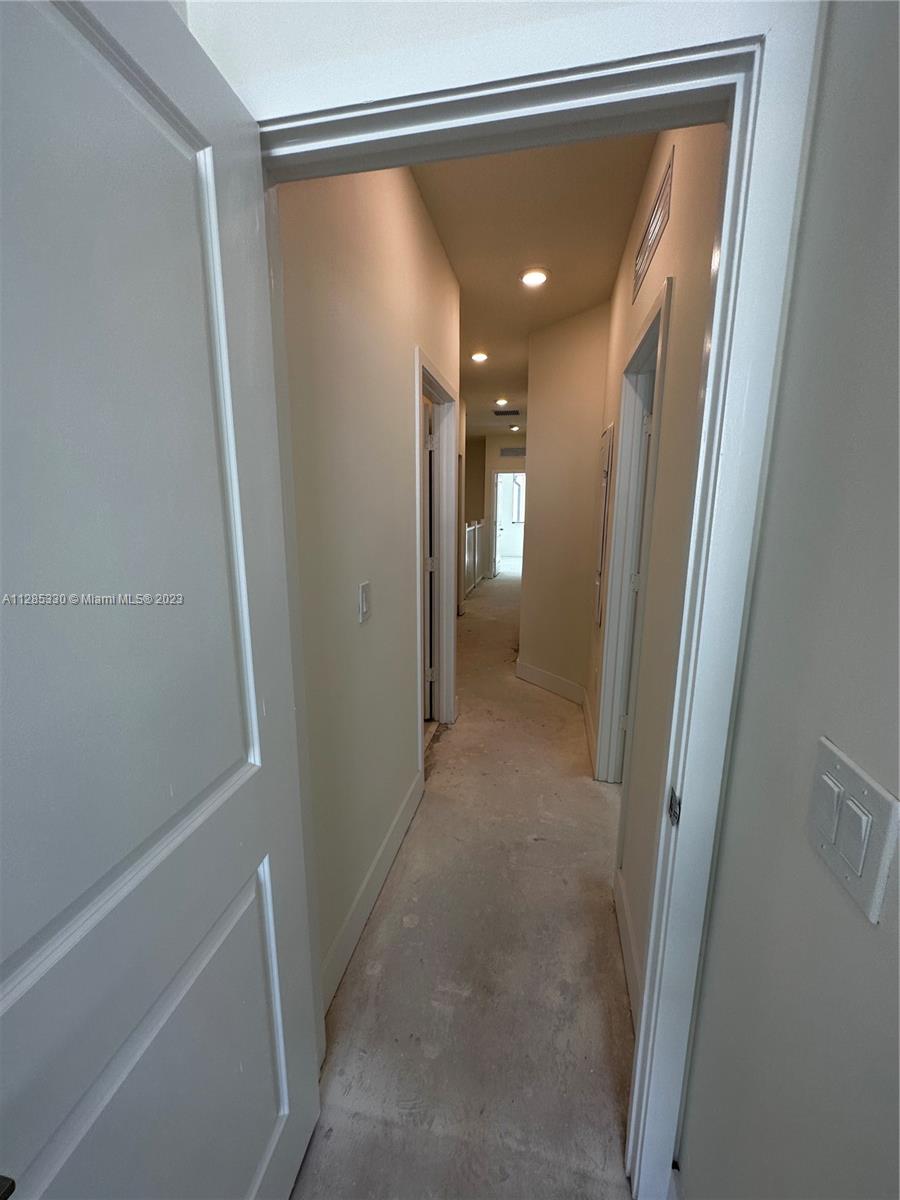 DOWNTOWN DORAL SOUTH PHAS - Residential