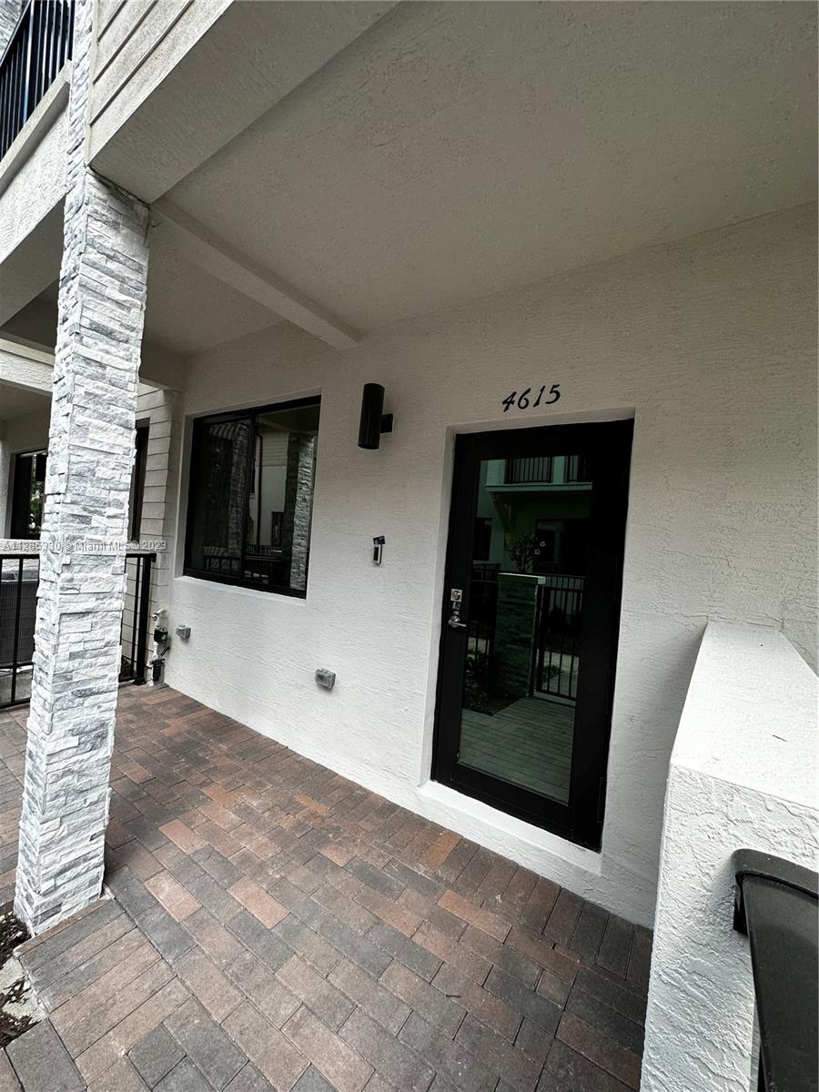 DOWNTOWN DORAL SOUTH PHAS - Residential