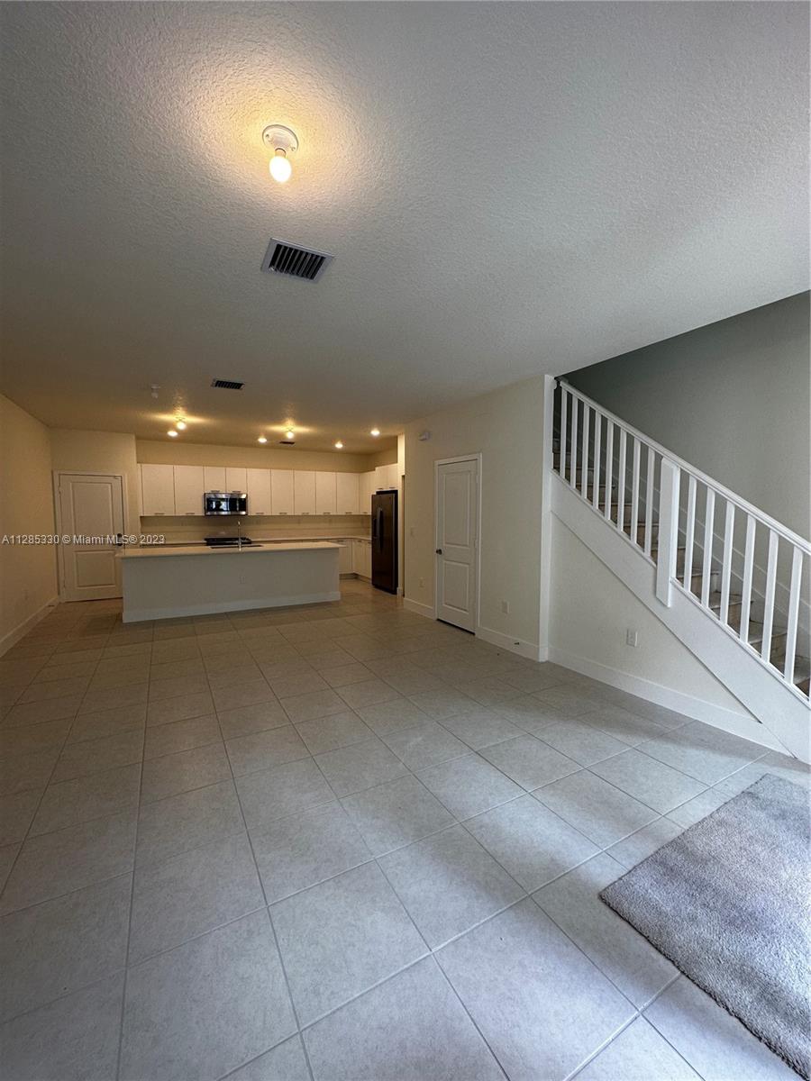 DOWNTOWN DORAL SOUTH PHAS - Residential