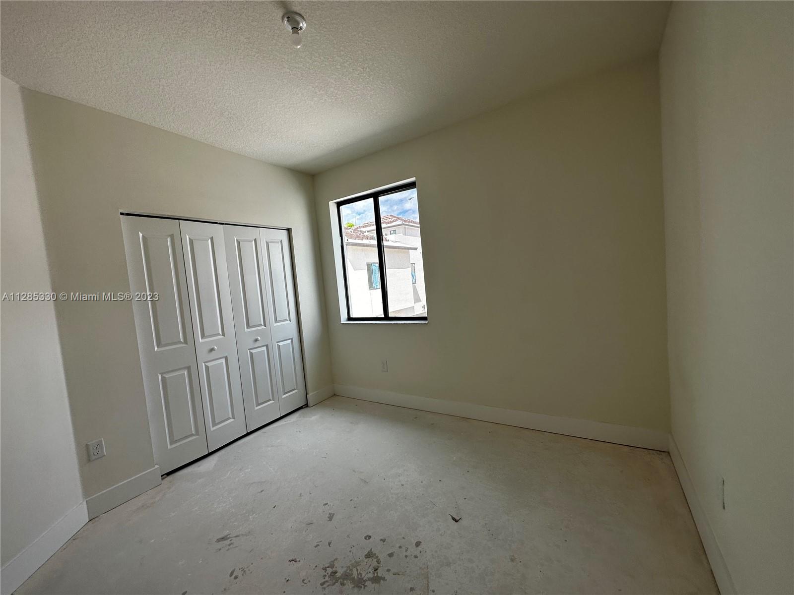 DOWNTOWN DORAL SOUTH PHAS - Residential