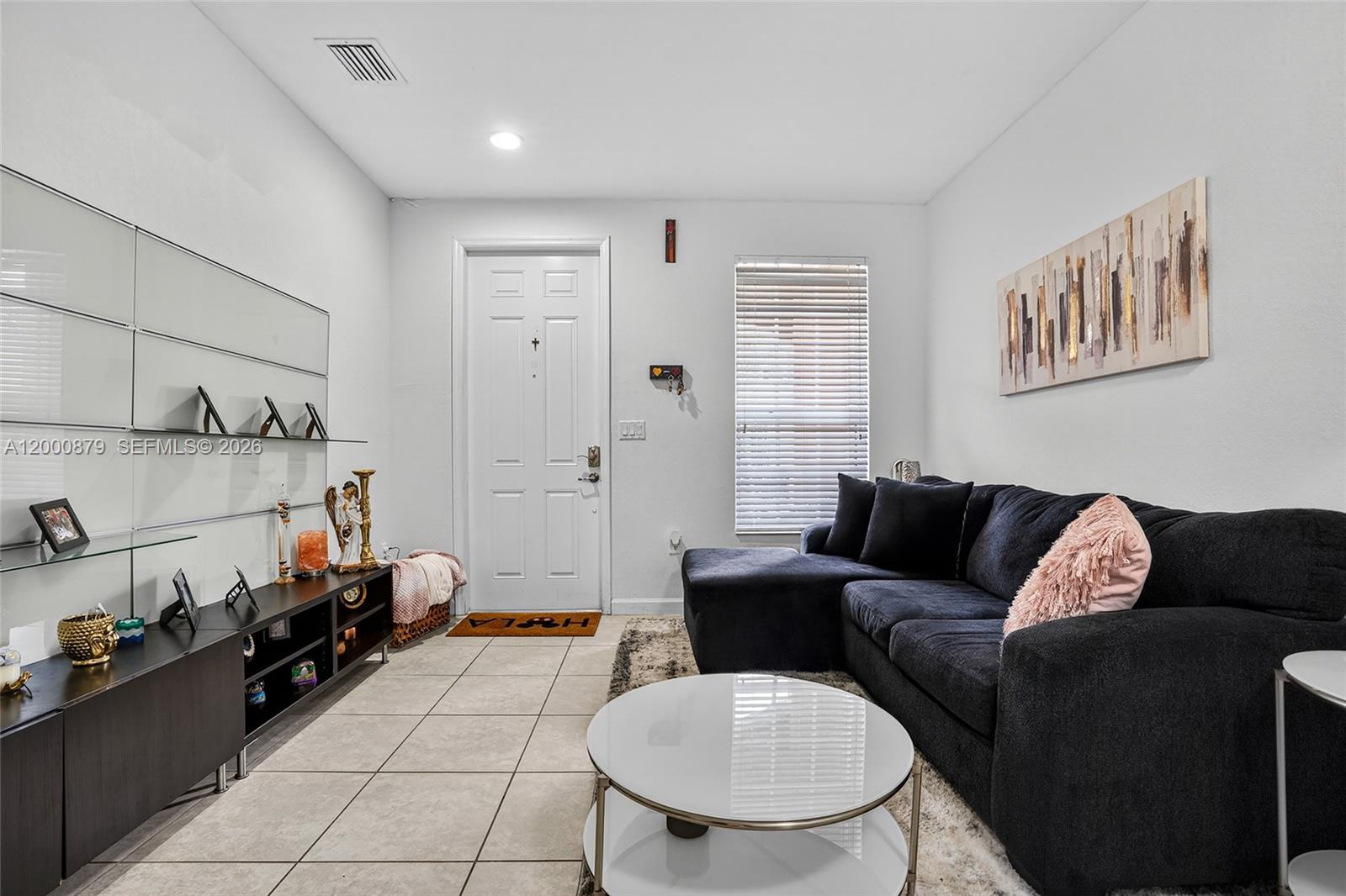 KENDALL COMMONS TOWNHOMES - Residential Lease