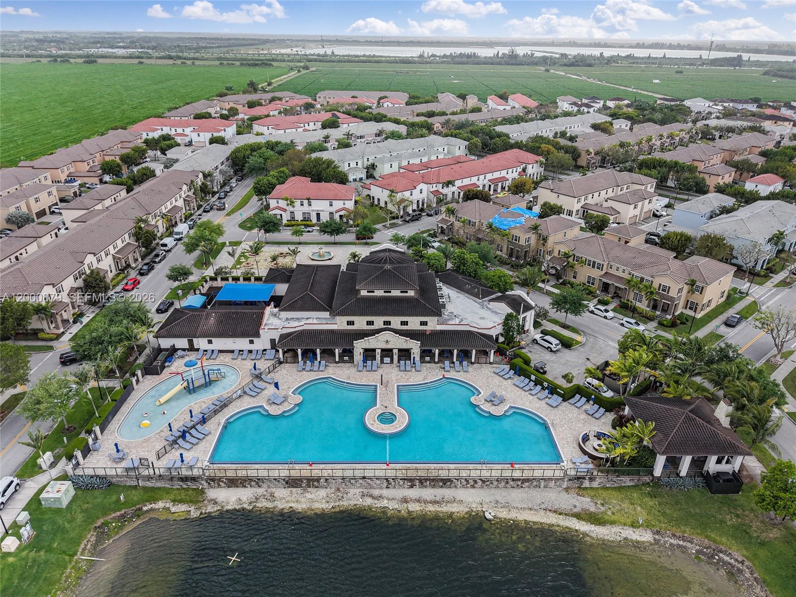 KENDALL COMMONS TOWNHOMES - Residential Lease