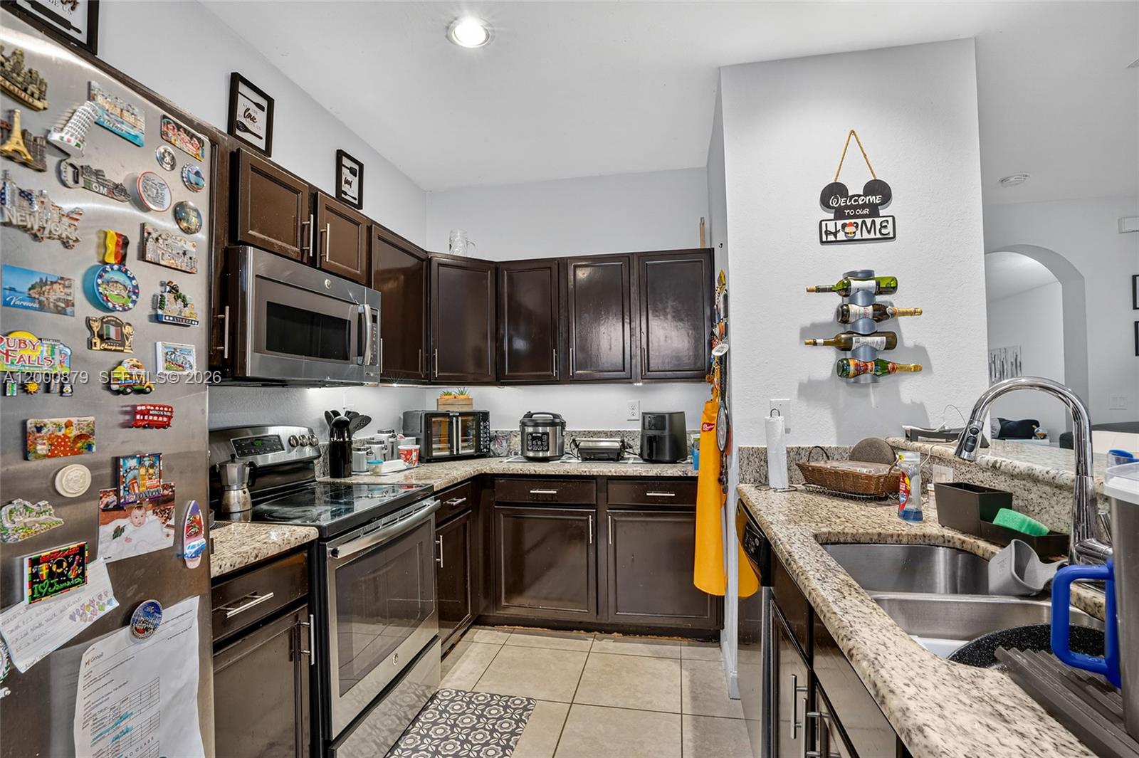 KENDALL COMMONS TOWNHOMES - Residential Lease