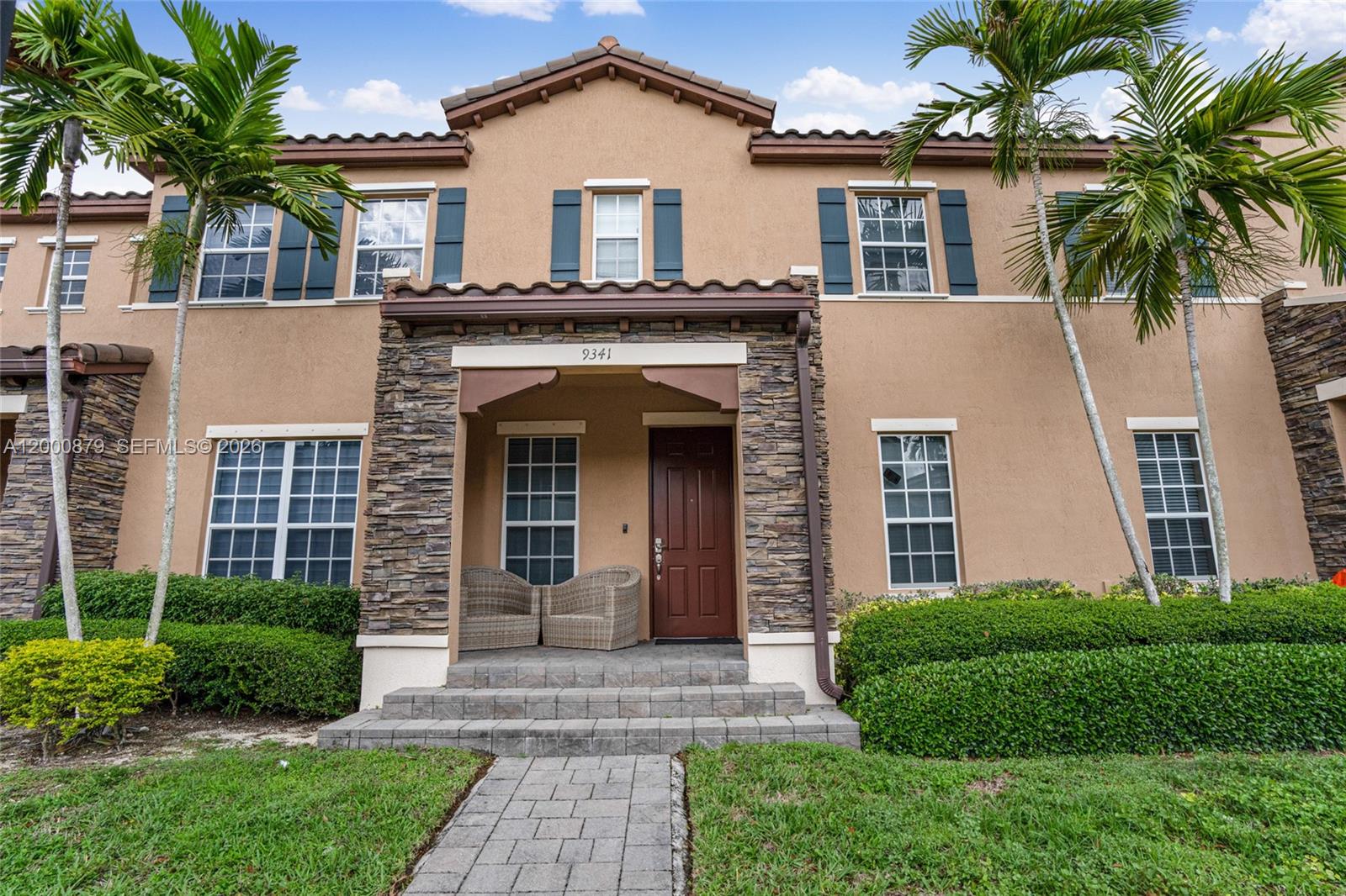 KENDALL COMMONS TOWNHOMES - Residential Lease