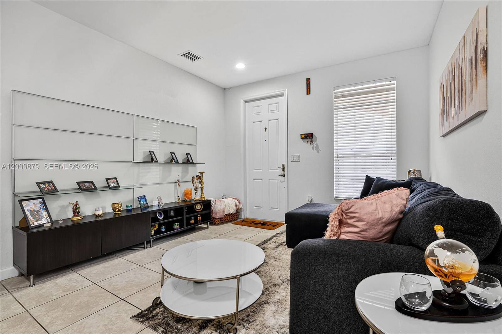 KENDALL COMMONS TOWNHOMES - Residential Lease