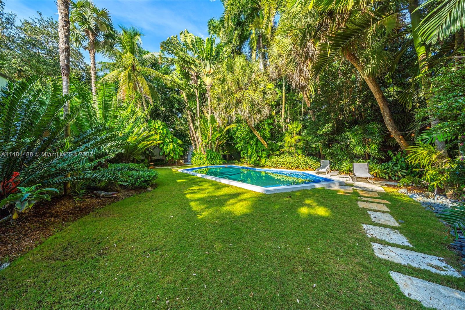 LEAFY WAY - Residential