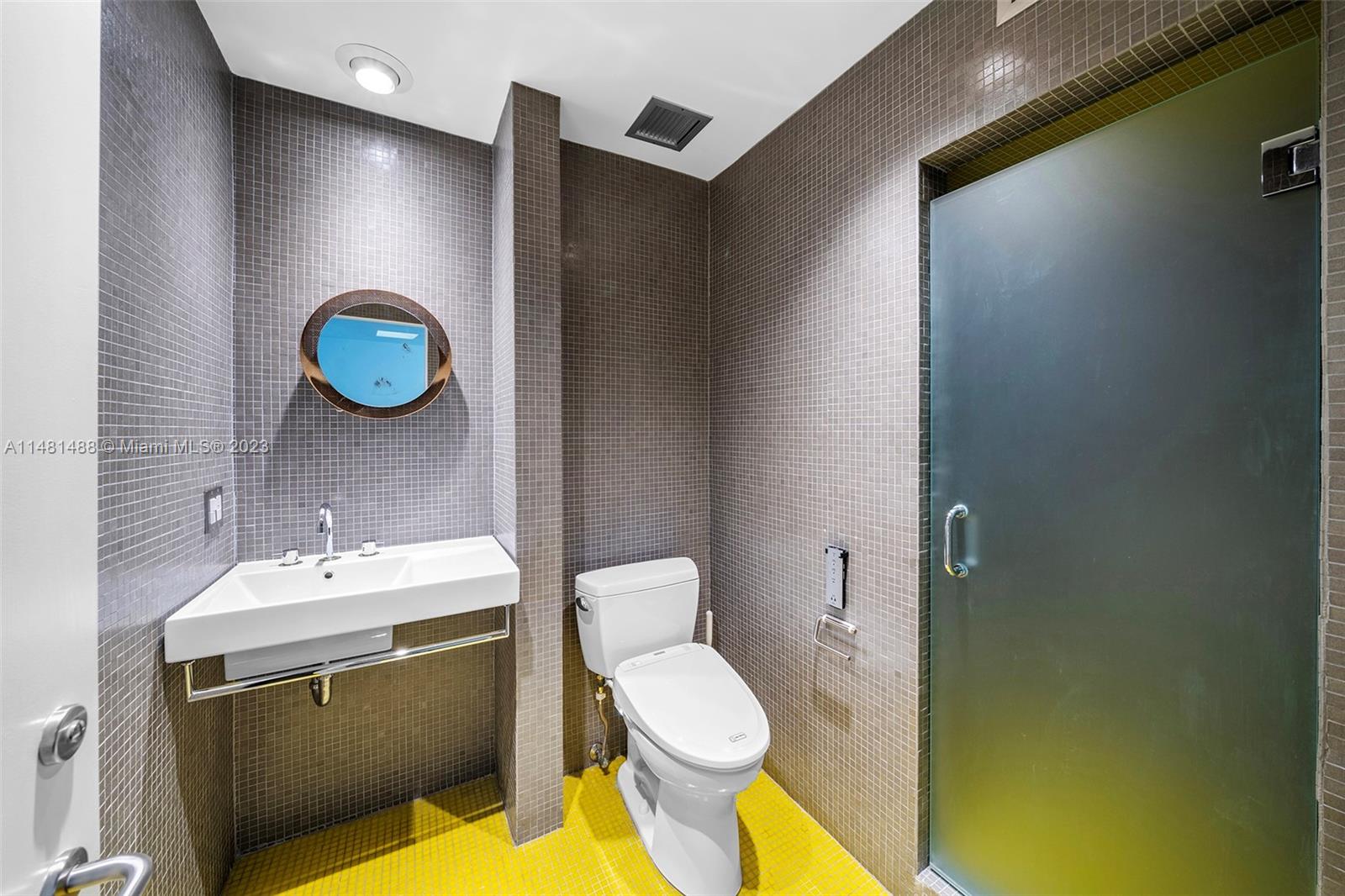 LEAFY WAY - Residential