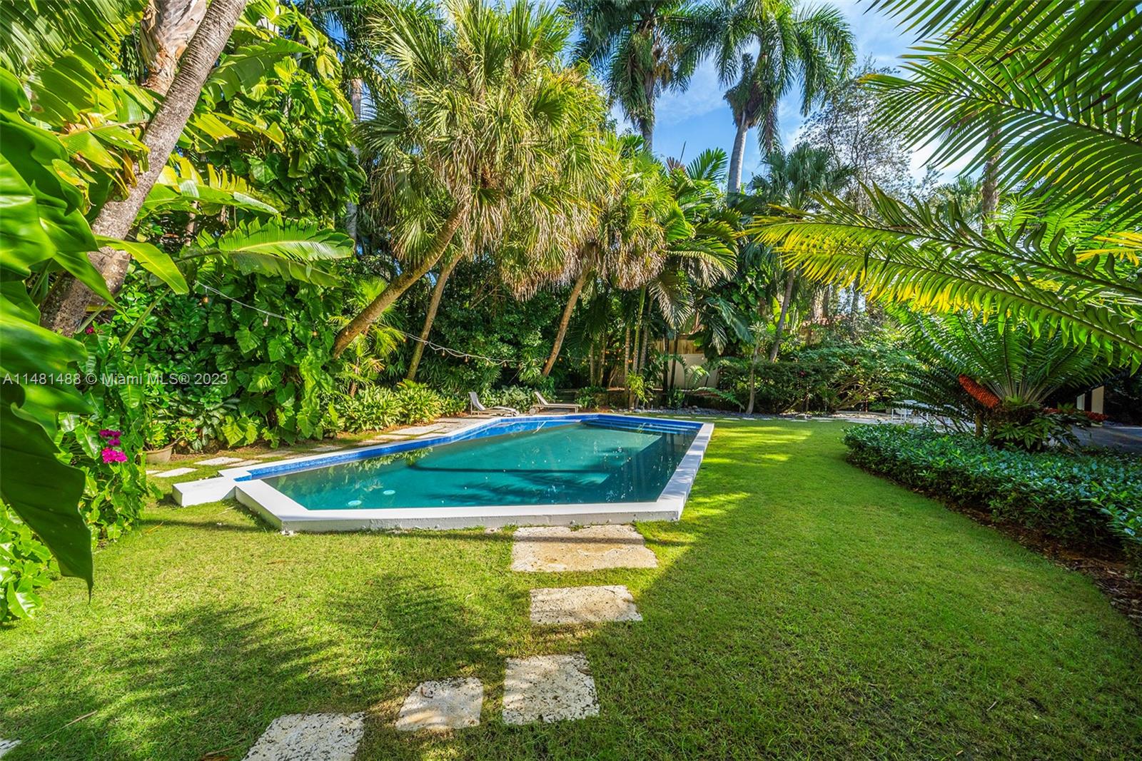 LEAFY WAY - Residential