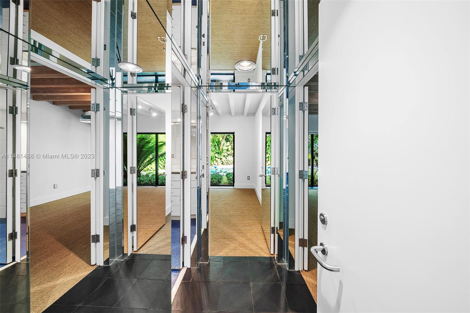 LEAFY WAY - Residential