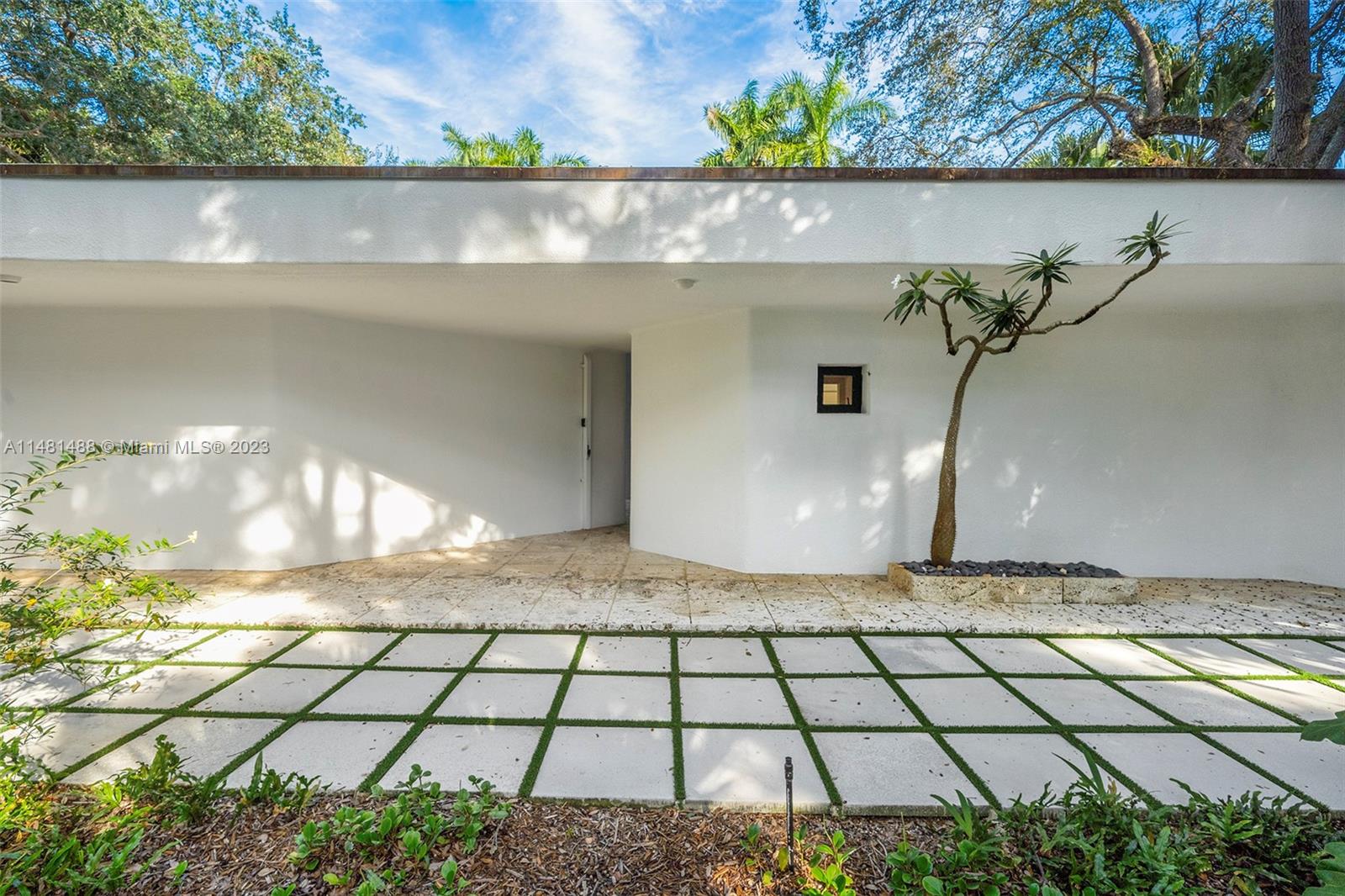 LEAFY WAY - Residential