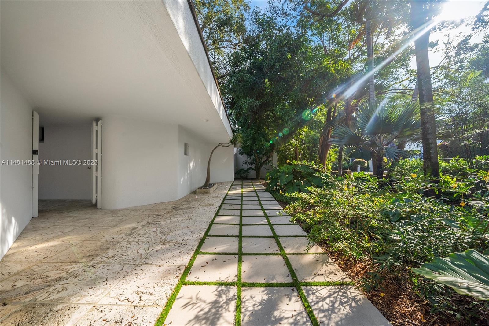 LEAFY WAY - Residential