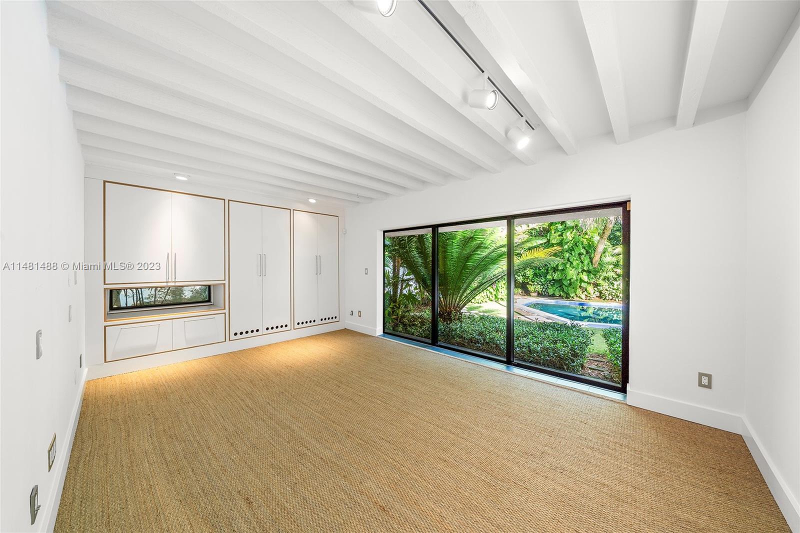 LEAFY WAY - Residential