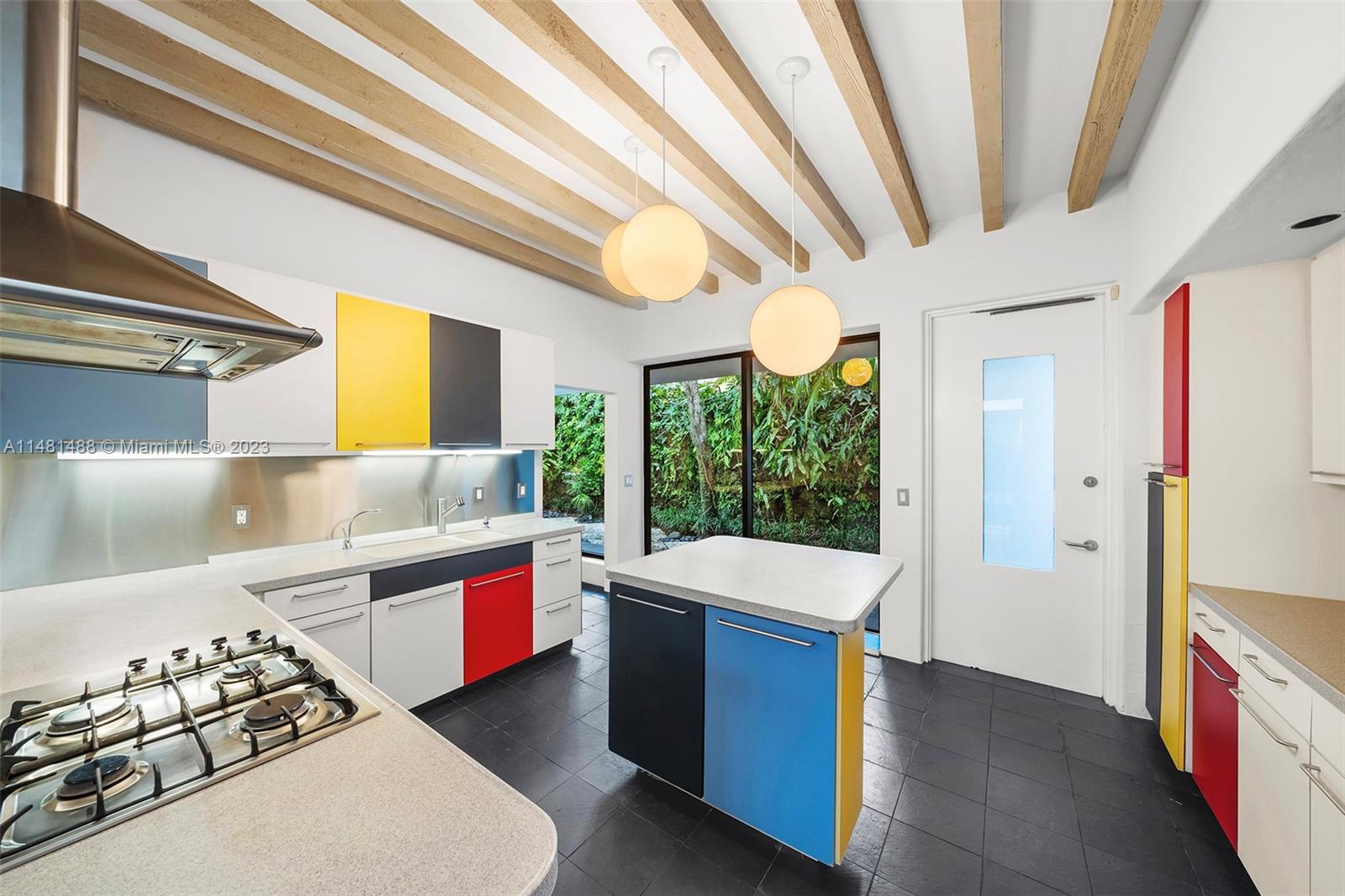 LEAFY WAY - Residential