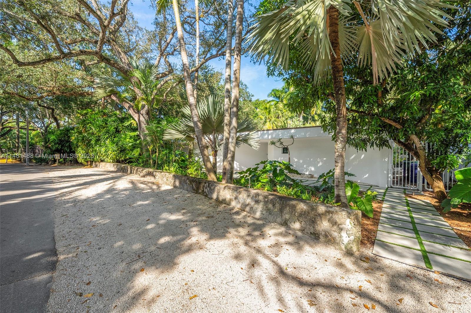 LEAFY WAY - Residential