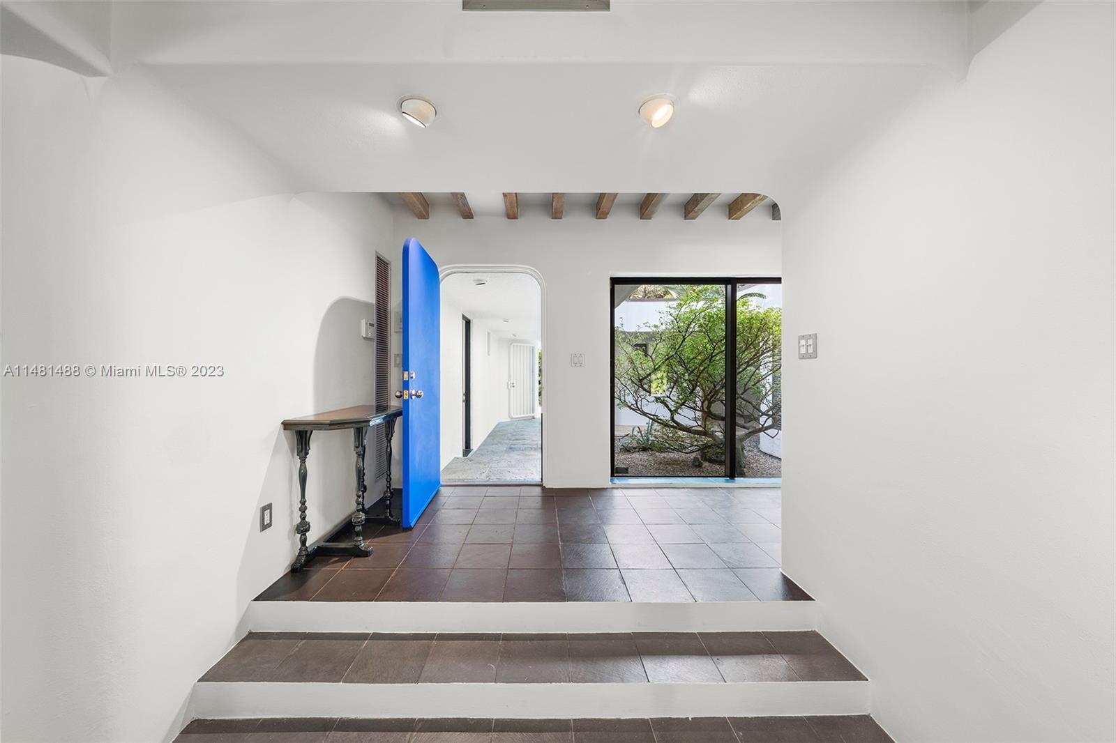 LEAFY WAY - Residential