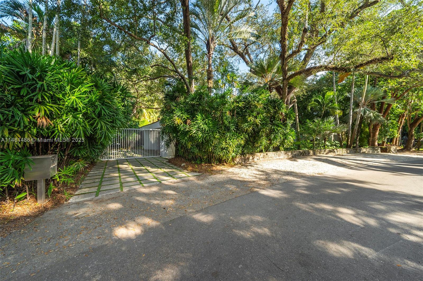 LEAFY WAY - Residential