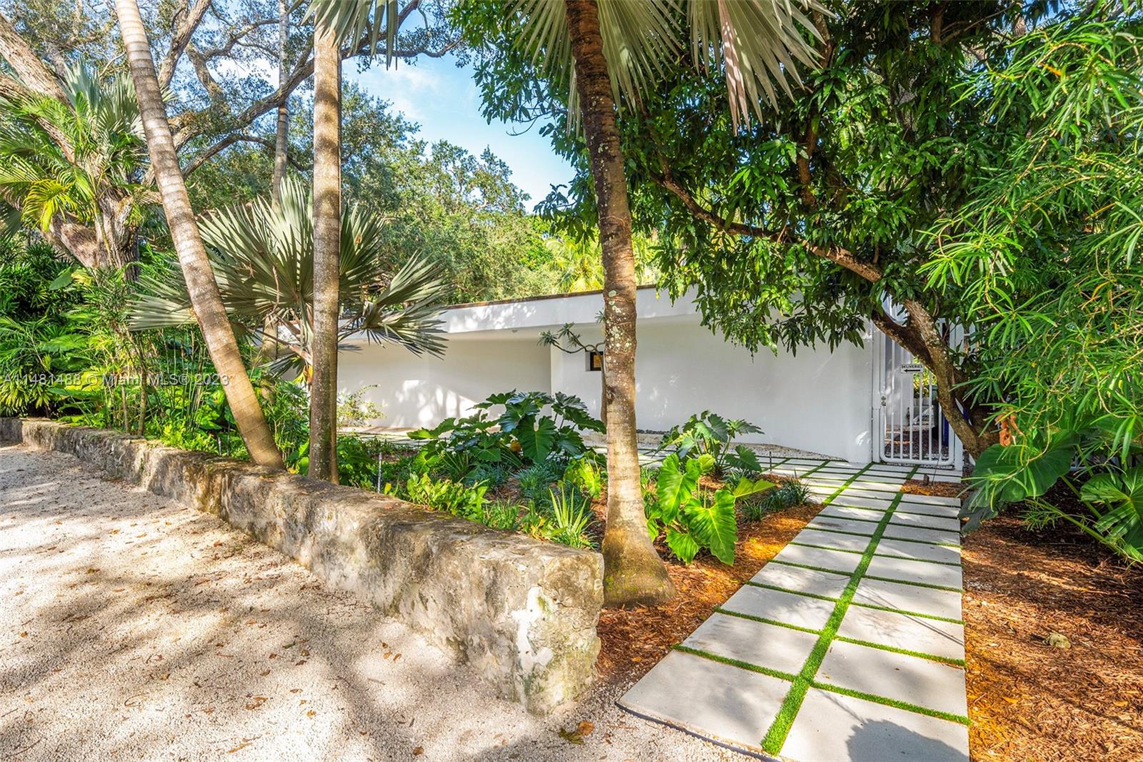 LEAFY WAY - Residential