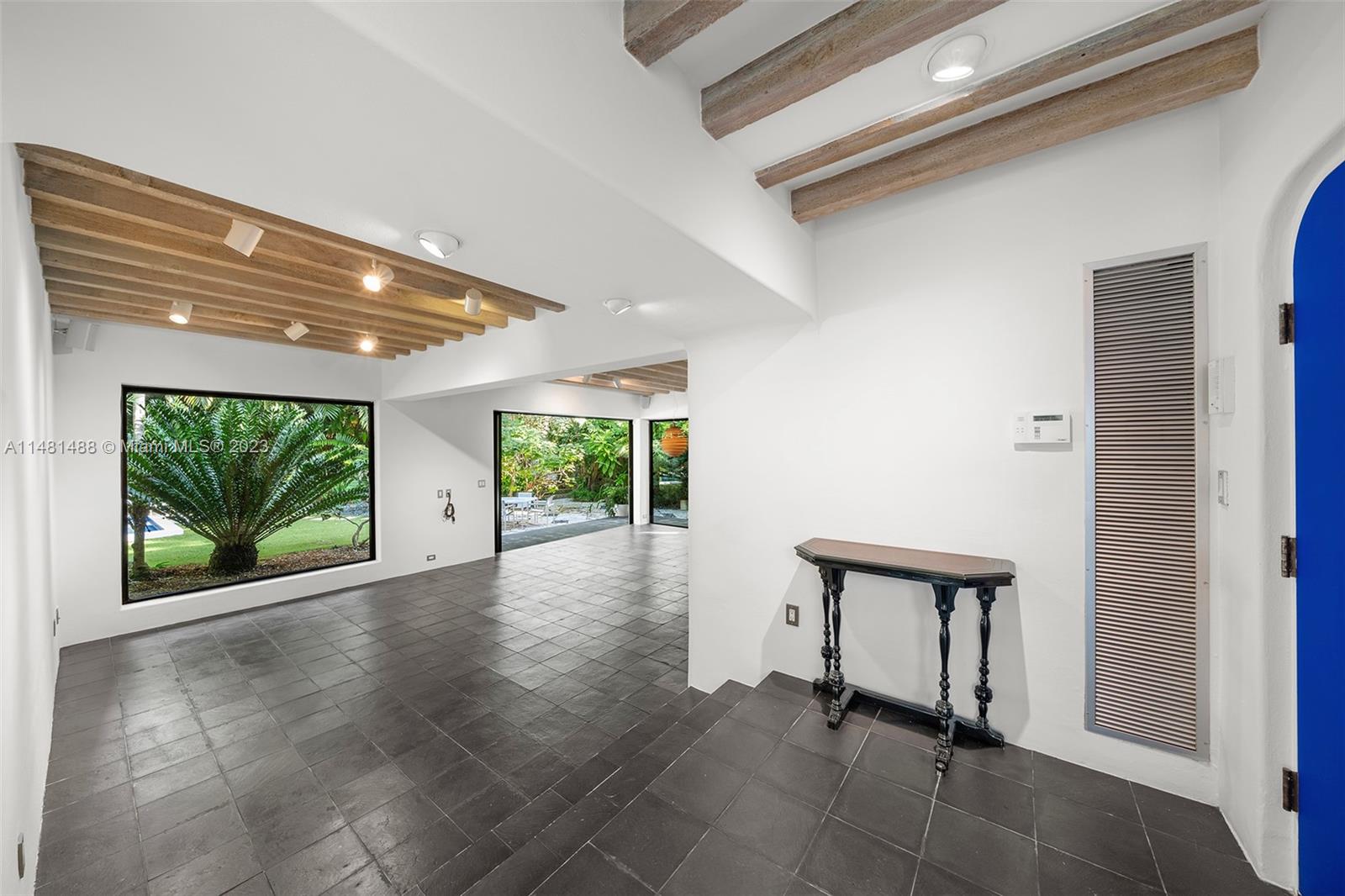 LEAFY WAY - Residential