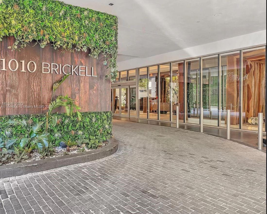 Rental Property at 1010 Brickell Ave 2008, Miami, Broward County, Florida - Bedrooms: 1 
Bathrooms: 2  - $4,000 MO.